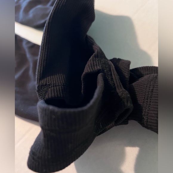 Alo yoga goddess leg warmer - Picture 3 of 4